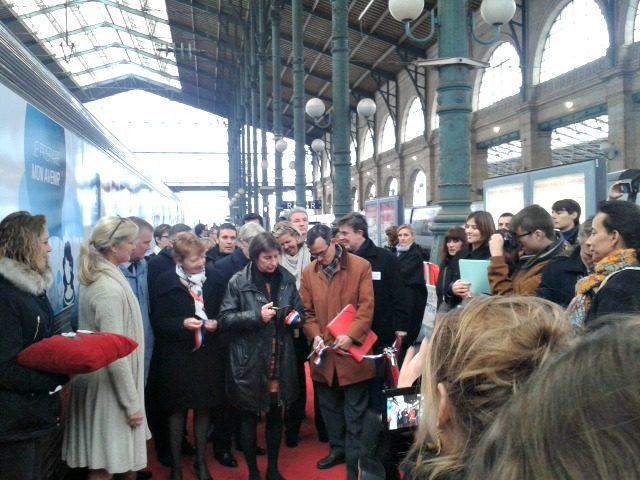 Clotilde Valter inaugure le Train pour l'emploi et l'alternance le 8 novembre à Paris Gare du Nord